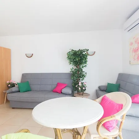 Aries Luxe Iberplaya * Салоу